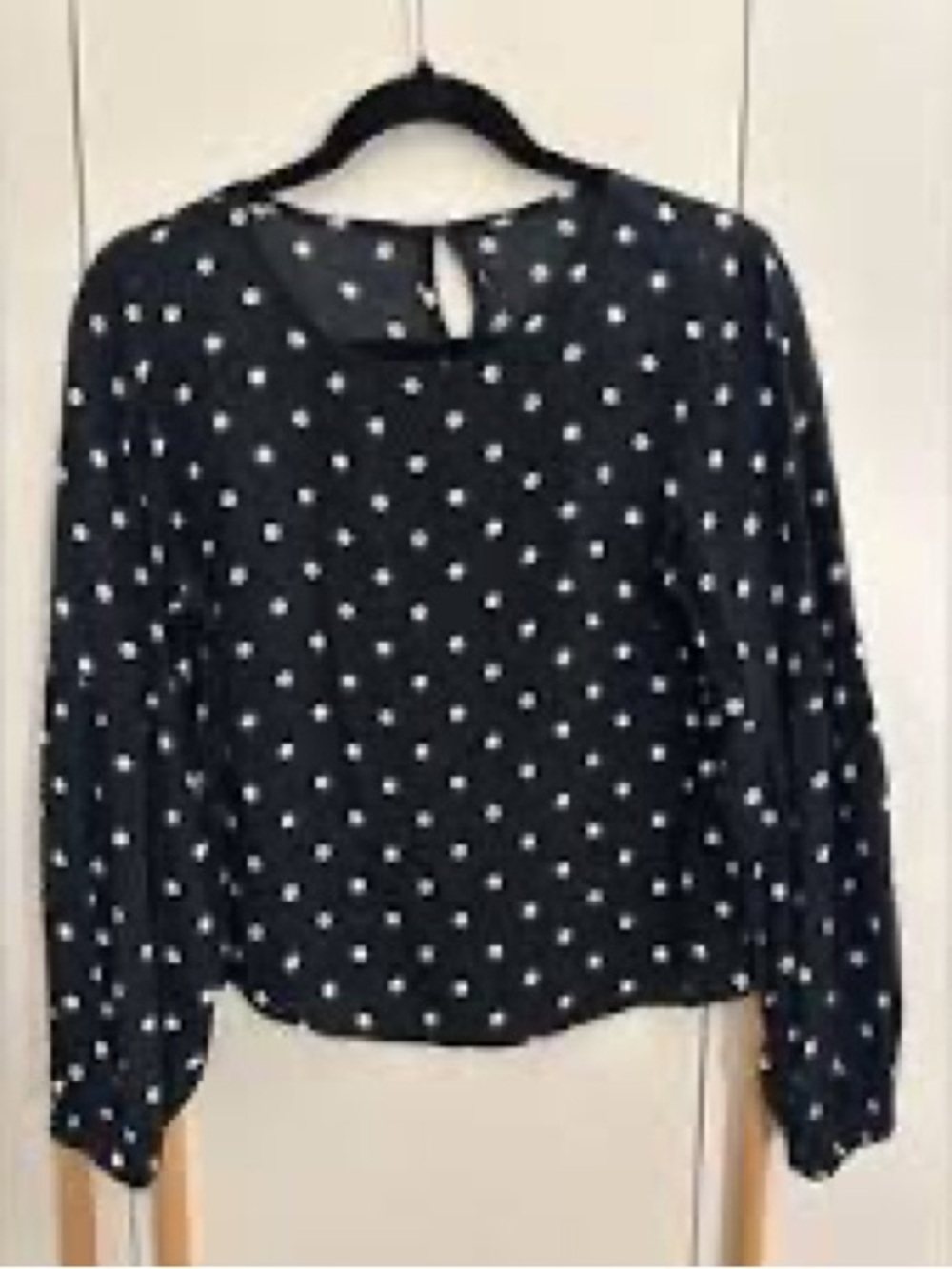 ❤️🔥5/$25❤️🔥Thin Layered Black & White Classic Polka Dot Long Sleeve Blouse